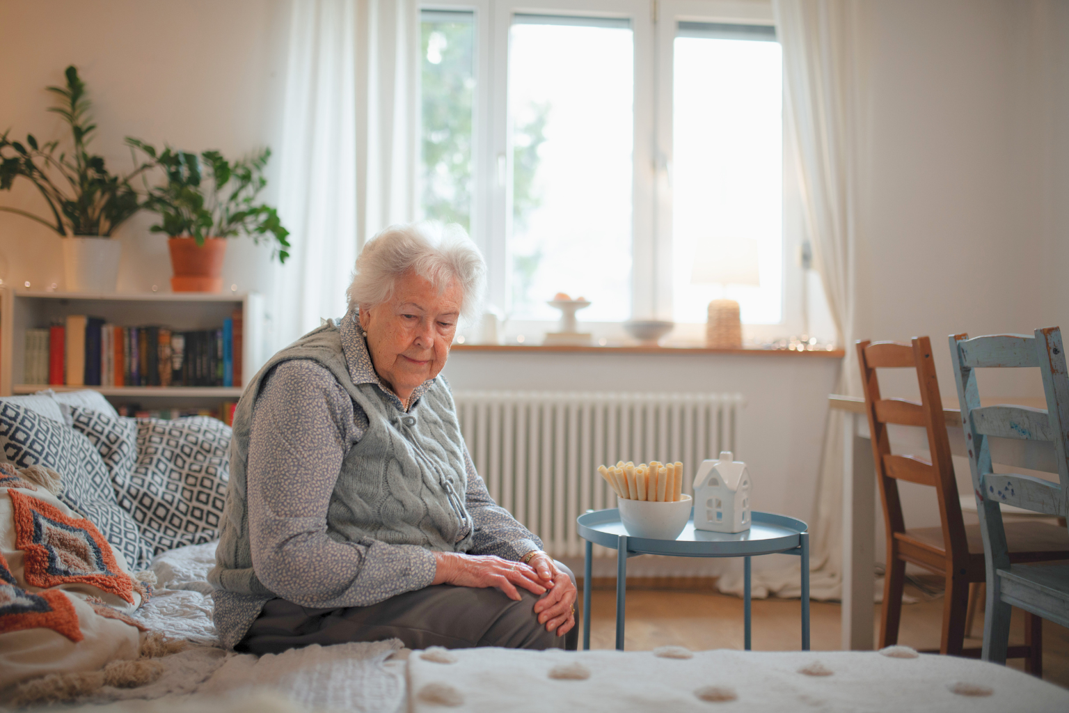 Pflegereform, Personalmangel und Einsamkeit: Warum immer mehr Familien auf 24h-Betreuung zuhause setzen