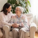 Pflegegeld: Wer bekommt es überwiesen — und wie kommt es bei der Pflegeperson an?